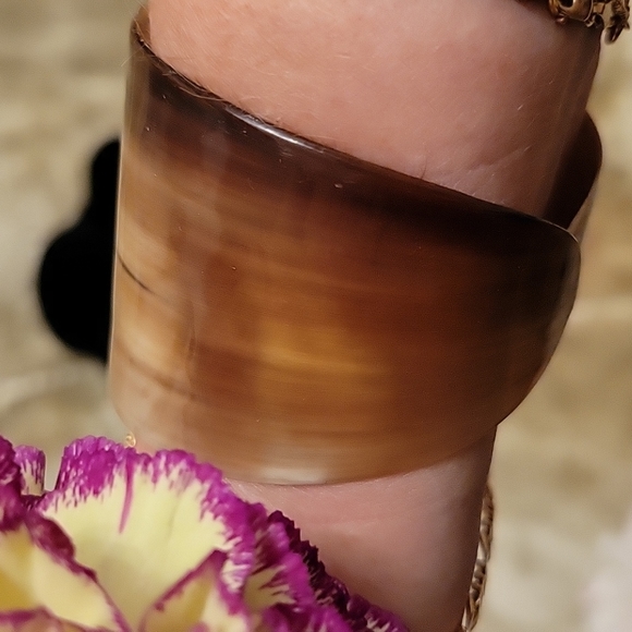 Bracelet Plastic Tusks Imitation Flexible 2.5" diameter - Picture 5 of 5